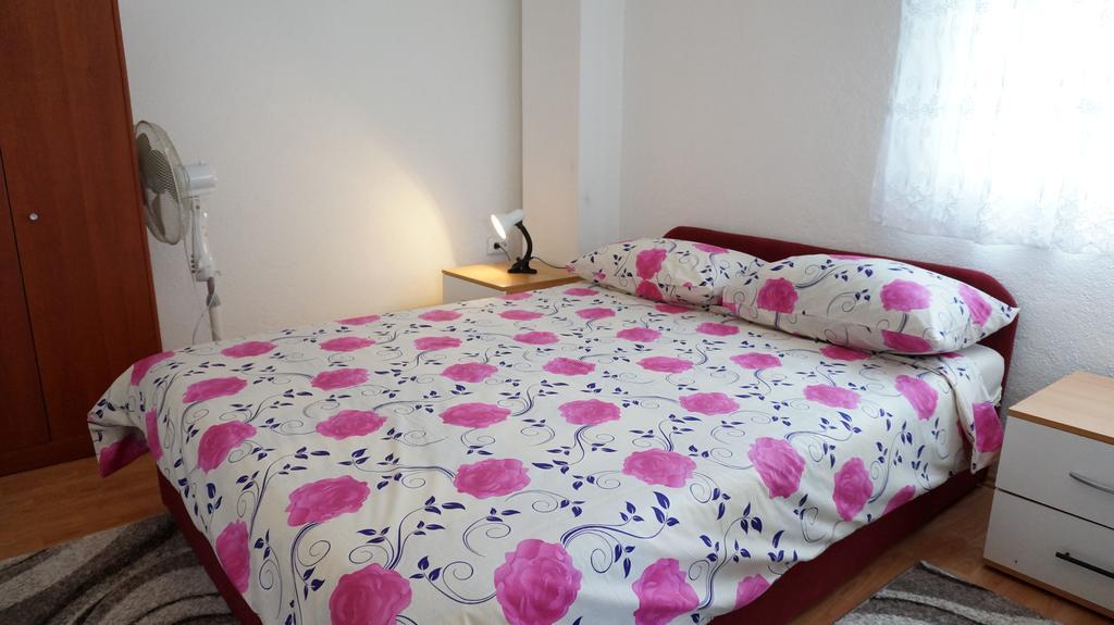 Apartments Red Rose Nin Zewnętrze zdjęcie