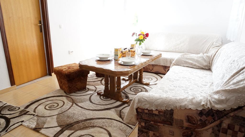 Apartments Red Rose Nin Zewnętrze zdjęcie