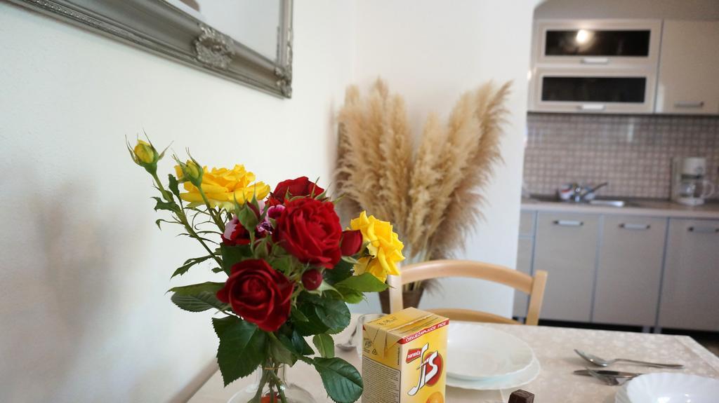 Apartments Red Rose Nin Zewnętrze zdjęcie
