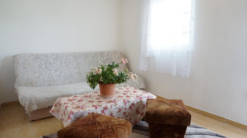Apartments Red Rose Nin Zewnętrze zdjęcie